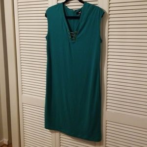 Green sleeveless dress